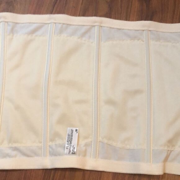Flexees Cream color waist trimmer with boning size XL - Picture 5 of 5